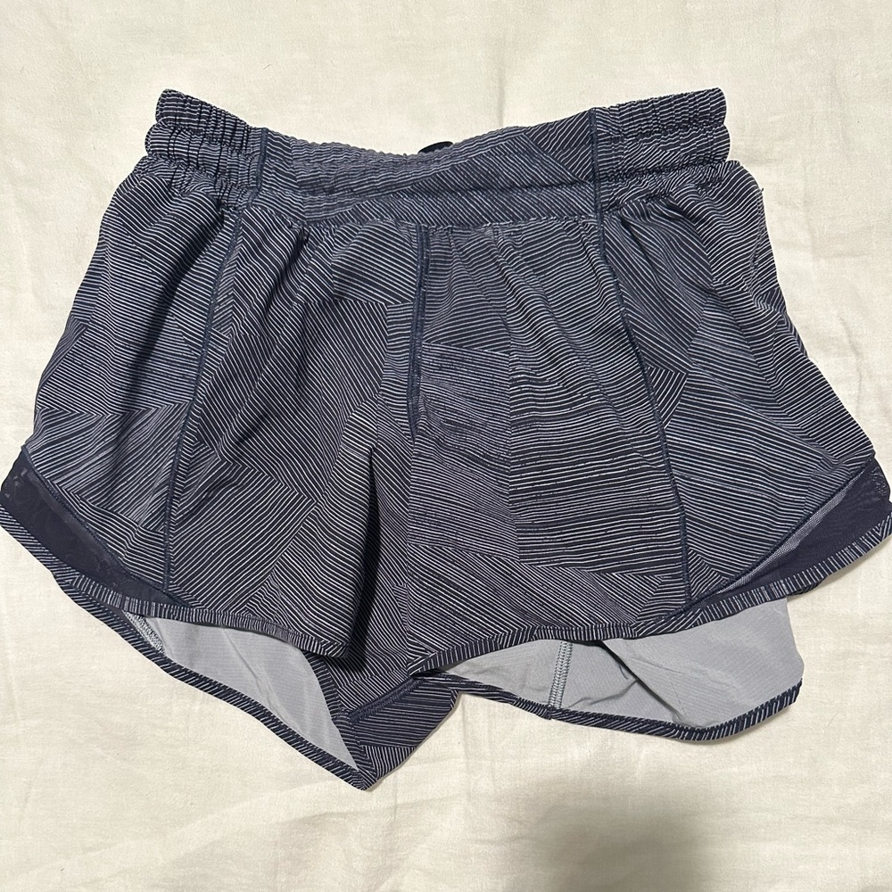 Lululemon Hotty Hot shorts |  size 6